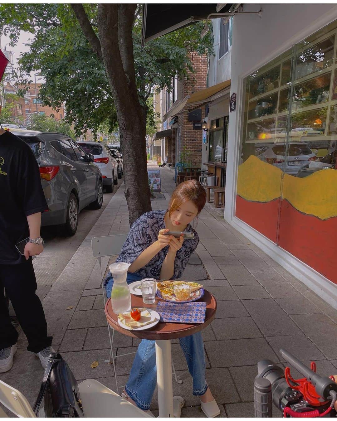シン・セギョンのインスタグラム：「<어나더 레코드> 10/28 @seezn_official 에서 만나요💛 현장 사진 모음📷🎁」