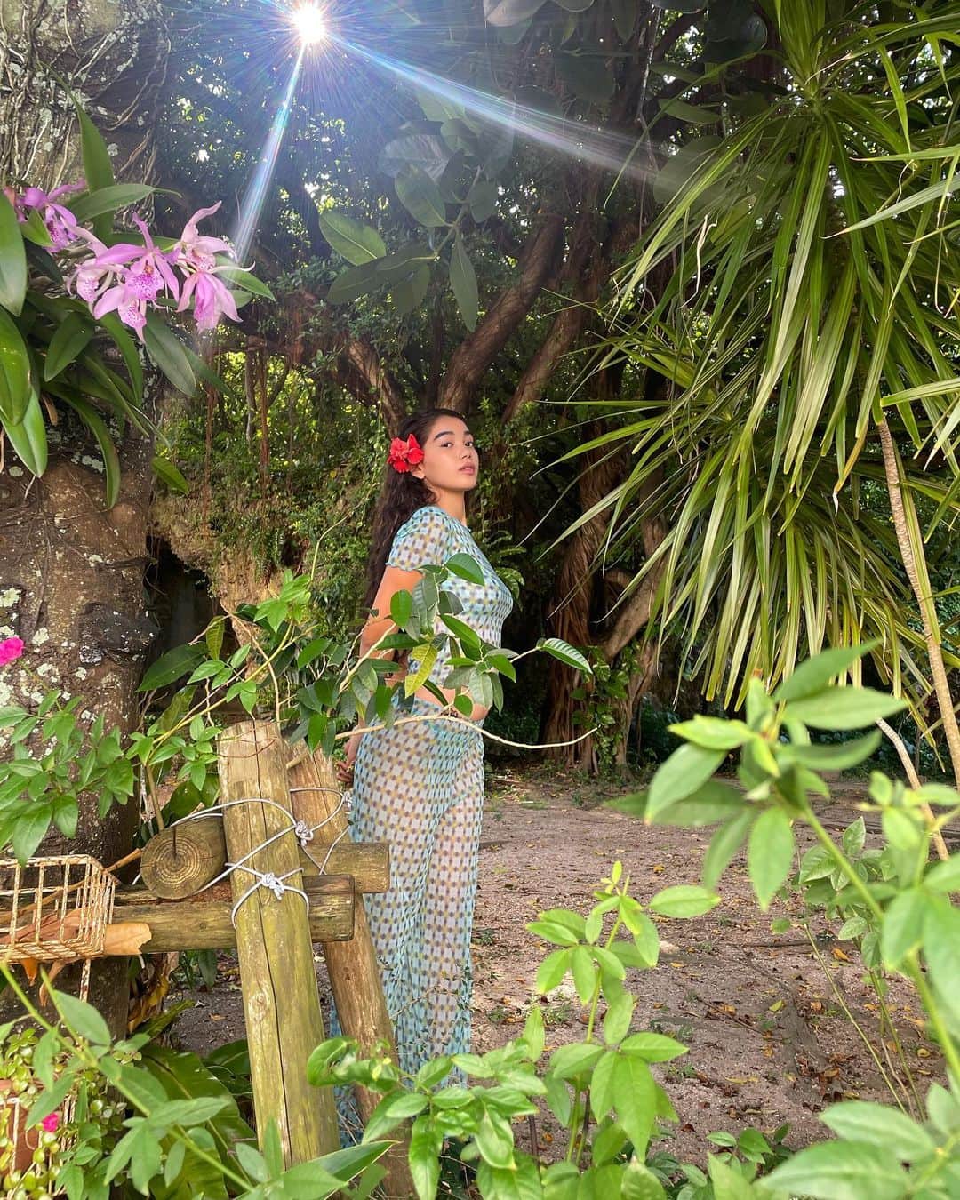 Mayuriさんのインスタグラム写真 - (MayuriInstagram)「🌺 . #わー #たのしい #絶対お家買う！ #そして一人で住む！ #大きいわんちゃんと！ #きゃー #マユリの頭の中」10月27日 22時21分 - mayurinn0319