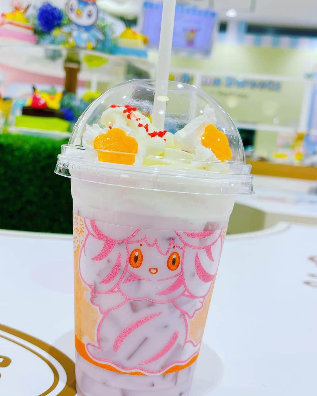 大空スバルのインスタグラム：「マホイップシェイク？美味しかった🥳」