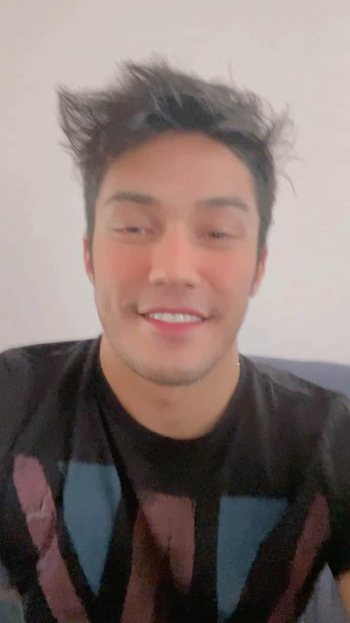 アルトゥール・オヤカワ・マリアノのインスタグラム：「“Arthur vamo gravar um video de agradecimento pra todos” Vamos mãe, sim sra. ❤️❤️❤️❤️ Muito obrigado pelo carinho!」