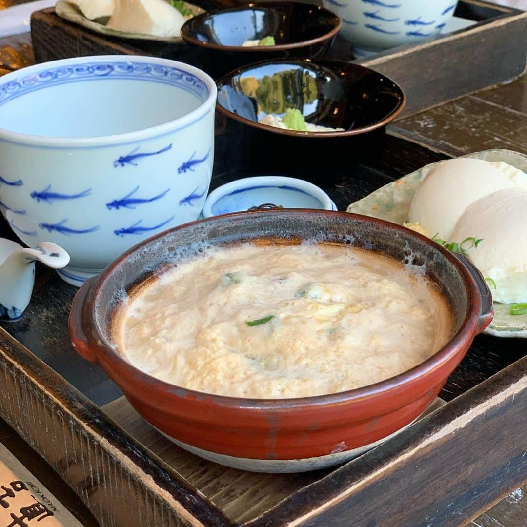 吉川ちかさんのインスタグラム写真 - (吉川ちかInstagram)「箱根の湯葉丼、直吉 ここは必ず行くお店😊💓 熱々の湯葉丼が食べれるよ！  優しい味だしほっこりするよ デザートも湯葉の善哉が神過ぎたよ✌️💕  #湯葉丼#湯葉#箱根グルメ #箱根食べ歩き#直吉#湯葉丼直吉#美味しかった#ヘルシーメニュー#箱根旅行」10月28日 1時23分 - yoshikawachika_1116