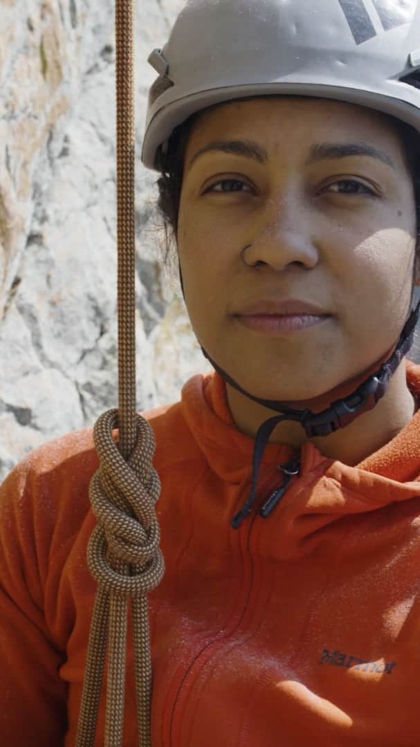 マーモットのインスタグラム：「Have you seen “What's In A Name”?  The short film chronicles the spirit and triumph of Maiza Lima (@maizalimarock) muscling through the challenge of route development in a sport whose practices have created barriers to access, safety, and belonging among underrepresented groups. Catch the film today on Marmot channels.  Thanks to our partners:  @REI @maizalimarock @juliannalyle @bedrockfilmworks @jimaikman @tarakerzhner @grahamzimmerman」