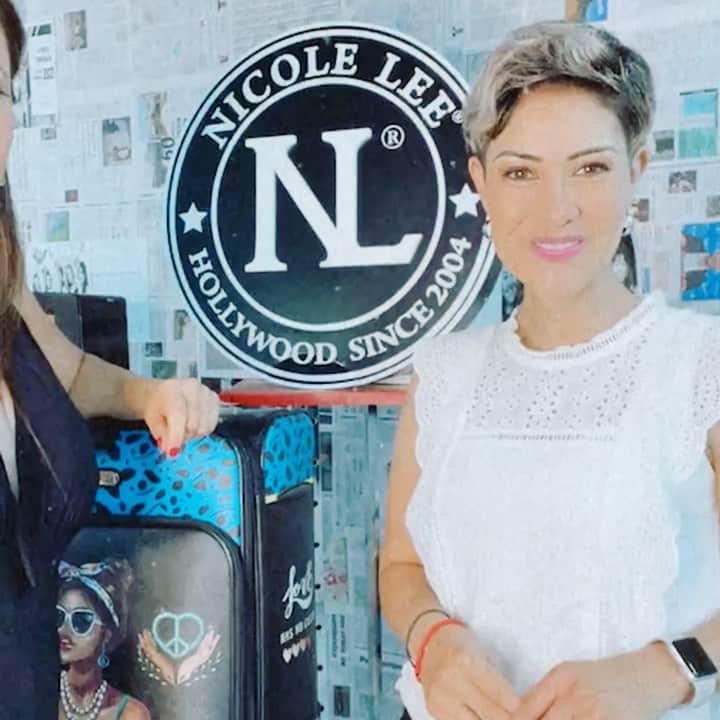 ニコールリーのインスタグラム：「✨Nicole Lee Guatemala Showroom✨  🎥 credit: @nicolelee.guatemala   #nicoleleeusa #nicolelee #nicoleleeespana #NLLOOK #lovemehatemeNL #handbag #fashion #potd #ootd #instafashion #outfitoftheday #fallwinter21 #nicoleleeguatemala  #newarrivals」