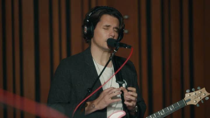 ジョン・メイヤーのインスタグラム：「Last Train Home - Ballad Version  Available Friday.   Perfect for: Night drives  Last dances Irrational feelings of desire  Revisionist nostalgia   Recorded live in studio.」