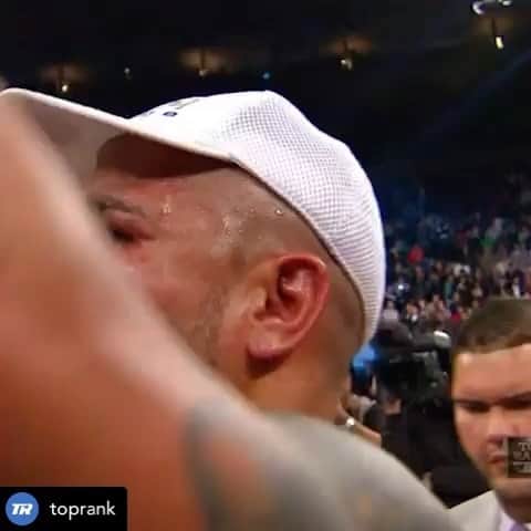 ミゲール・コットのインスタグラム：「@toprank #WorldChampWednesday digs deep with this classic battle between 🇵🇷 vs. 🇲🇽  @realmiguelacotto stopped Antonio Margarito via 10th Round TKO, successfully retaining his WBA 154-pound strap 🤯」