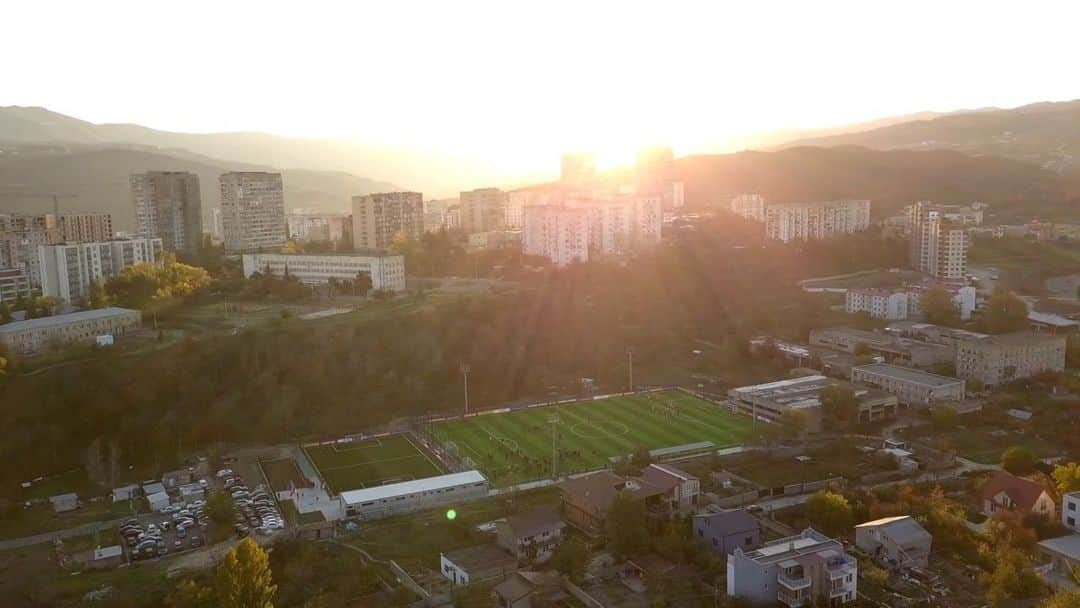 レバン・コビアシビリのインスタグラム：「🏟️⚽ ახალი საფეხბურთო ცენტრი ნუცუბიძის პლატოზე   🏟️⚽ GFF opened a new football centre on the Nutsubidze Plateau, Tbilisi today.   #GFF #fifaforward」