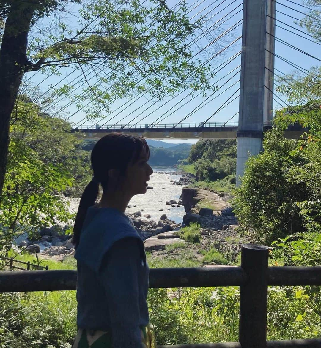 上白石萌歌さんのインスタグラム写真 - (上白石萌歌Instagram)「#月刊旅色  鹿児島県伊佐市を旅してきました！ 大好きなわたしの地元 鹿児島にこのような形で帰ることができてうれしいです。まだまだ知らない魅力がたくさん！ 心のお洗濯でした🧼ぜひご覧くださいっ」10月28日 14時08分 - moka____k