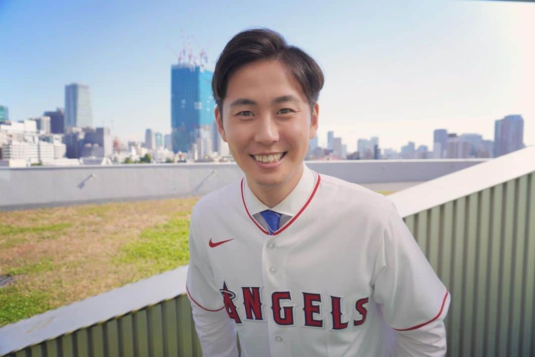 布施宏倖のインスタグラム：「【今日のOHTANIさん】 今朝のグッド！モーニングでは、 大谷選手の「コミッショナー特別表彰」の受賞について お伝えしました☀️ . 来月にかけて様々なタイトルが発表されるということで、 大谷選手が受賞する可能性のある賞をまとめました⚾️ . 11月上旬　全米野球記者協会による各賞 　　11日　サイ・ヤング賞(最優秀投手) 　　12日　MVP(MLBの最優秀選手) 11月中旬　ハンク・アーロン賞 （予定）　エドガー・マルティネス賞 　　　　　カムバック賞 . . #布施宏倖 #テレビ朝日アナウンサー #テレビ朝日 #アナウンサー #大谷翔平 #大谷 #shoheiohtani #エンゼルス#mlb #mvp #二刀流 #野球 #日ハム #栗山監督」