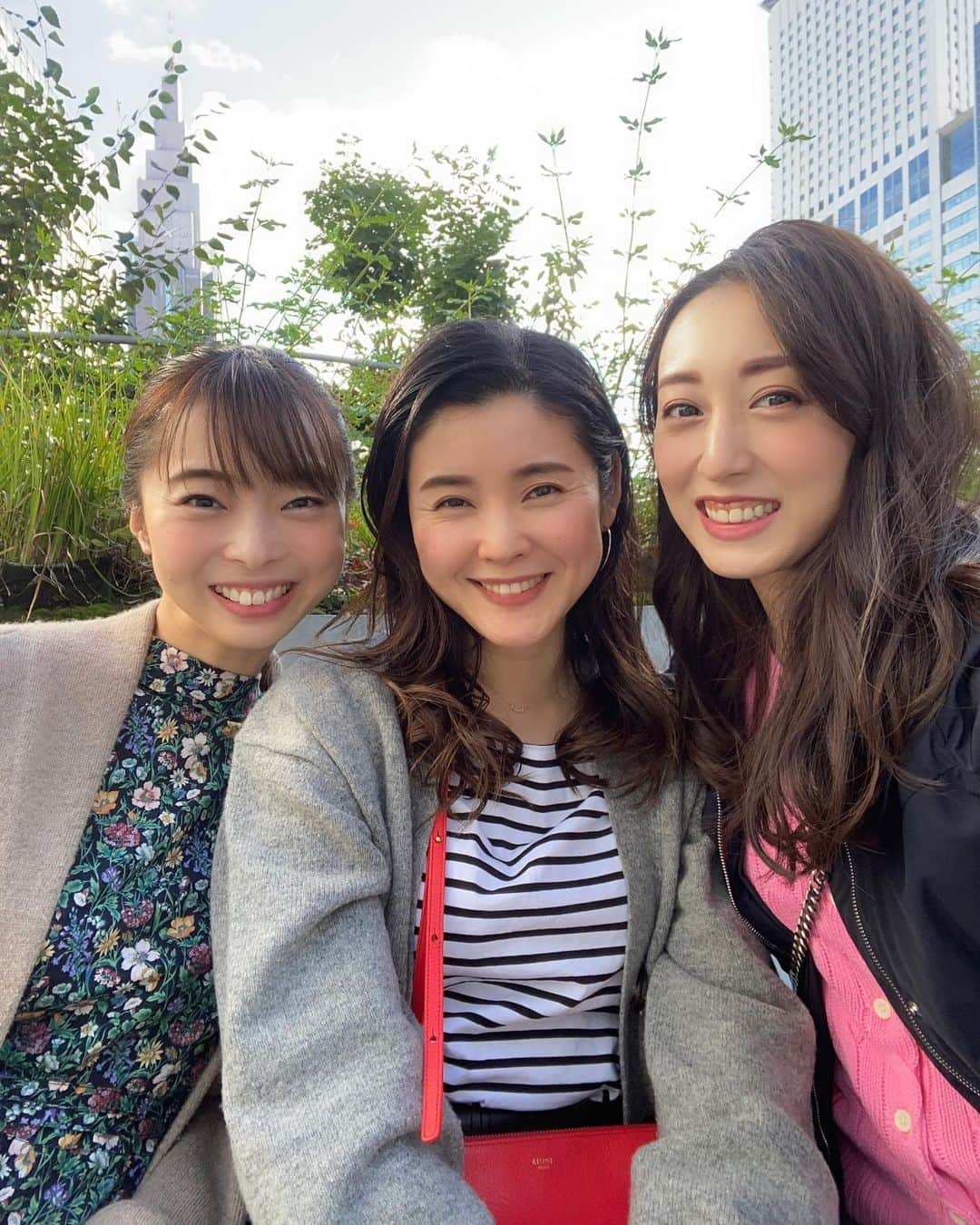 中西麻里衣さんのインスタグラム写真 - (中西麻里衣Instagram)「3人でランチした日♡ 事前にモンブラン🌰食べよ！って話していて、ネットで下調べして。 当日現地でもどこにするー✨ってお店数点みて迷って。。。 結果的に通りすがった飲茶に入った私たち😂 来年は5年ぶりの星家族旅行実現できたらいいな♨️ みんなであれやこれやくだらない事で大爆笑する時間を過ごしたい♡」10月28日 8時43分 - 87marii