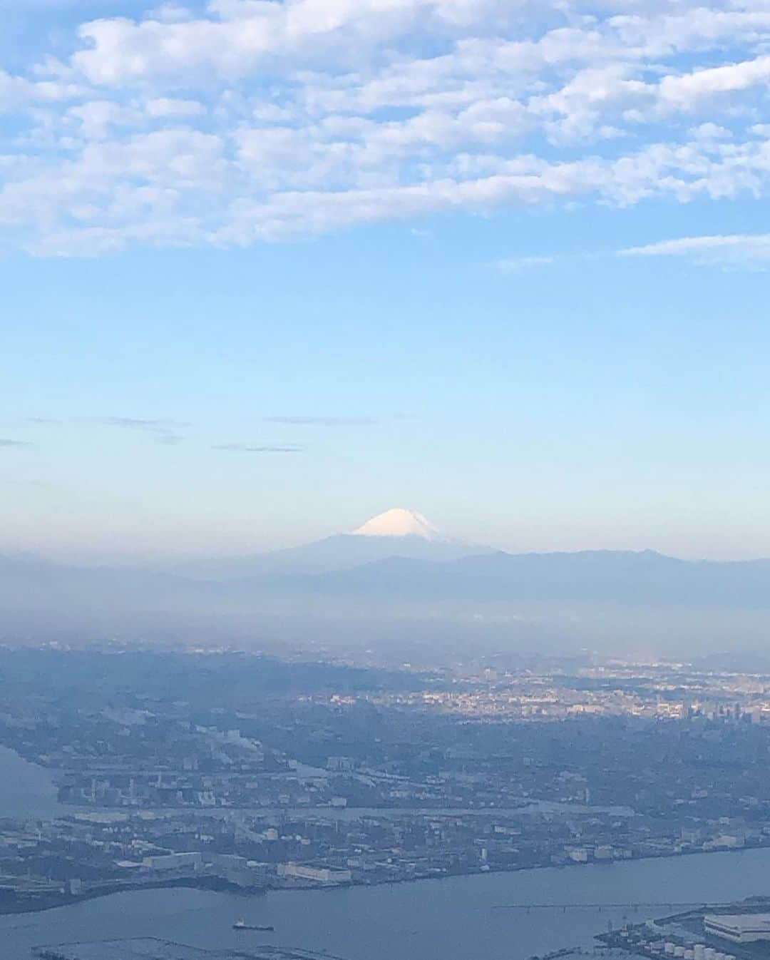 馬場典子さんのインスタグラム写真 - (馬場典子Instagram)「距離や太陽の角度で 表情を変える#富士山  #馬場典子 #ばばちゃんネル」10月28日 9時38分 - baba_channel