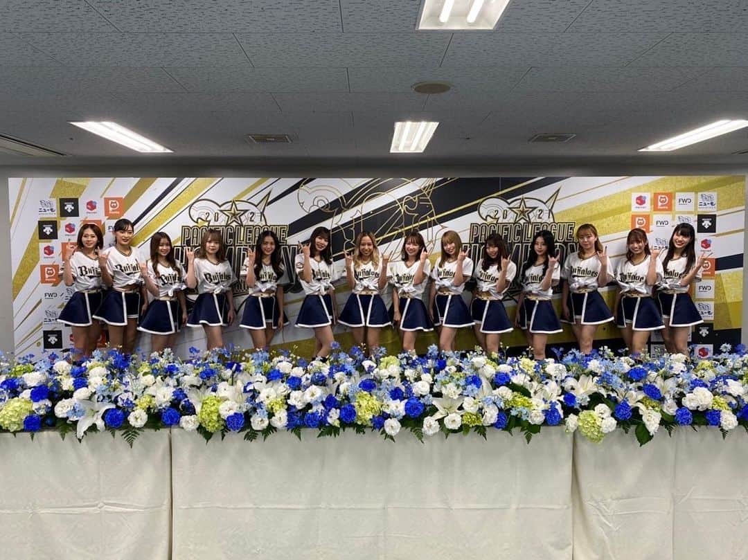 AMANEさんのインスタグラム写真 - (AMANEInstagram)「オリックス・バファローズ パ・リーグ優勝！！！！  ほんとにほんとに嬉しい  幸せです❤️❤️❤️   #オリックス #Bs2021 #BsGirls #プロ野球  #selfie  #オリックスバファローズ  #ORIX #instagram  #amane_356 #follow #일본야구 #일본 #프로야구  #세루카　#셀카  #셀스타그램 #팔로우 #일상 　#데일리룩 #셀피  #粉我 #时装 #棒球 #スポーツ  #人像攝影　#치어리더 #NPB #fllowme #avex  #パリーグ優勝」10月28日 23時28分 - amane_bsgirls_356