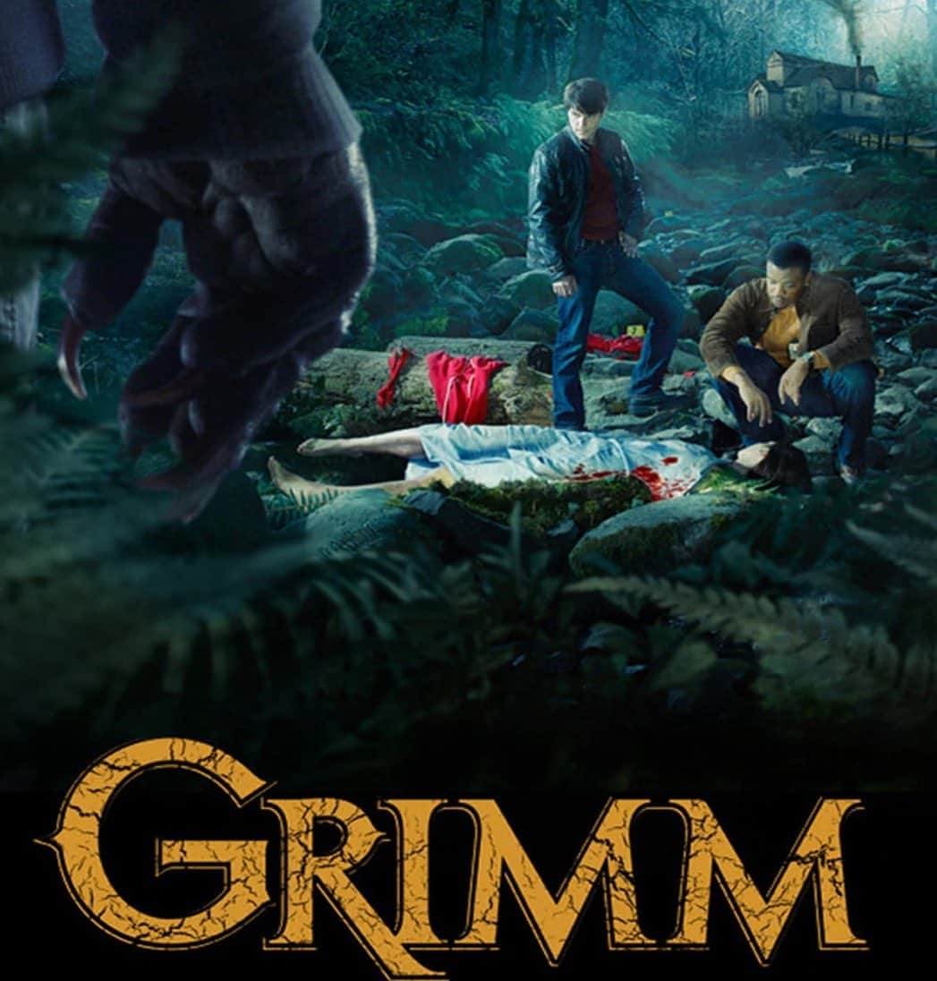 デヴィッド・ジュントーリのインスタグラム：「10 years ago, a little show called Grimm premiered. Consensus was that it would bomb and be canceled after a few episodes. Instead, it was a startlingly big hit for NBC. The following 6 years were a mix of gratitude & exhaustion for me. The entire time I was propped up by an enormously talented cast, crew & creative team. They became—in one notable case, LITERALLY—my family. Thank you to all of the wonderful fans out there for changing my life in the best of ways. I’m looking at you, Brazil.  #grimm」