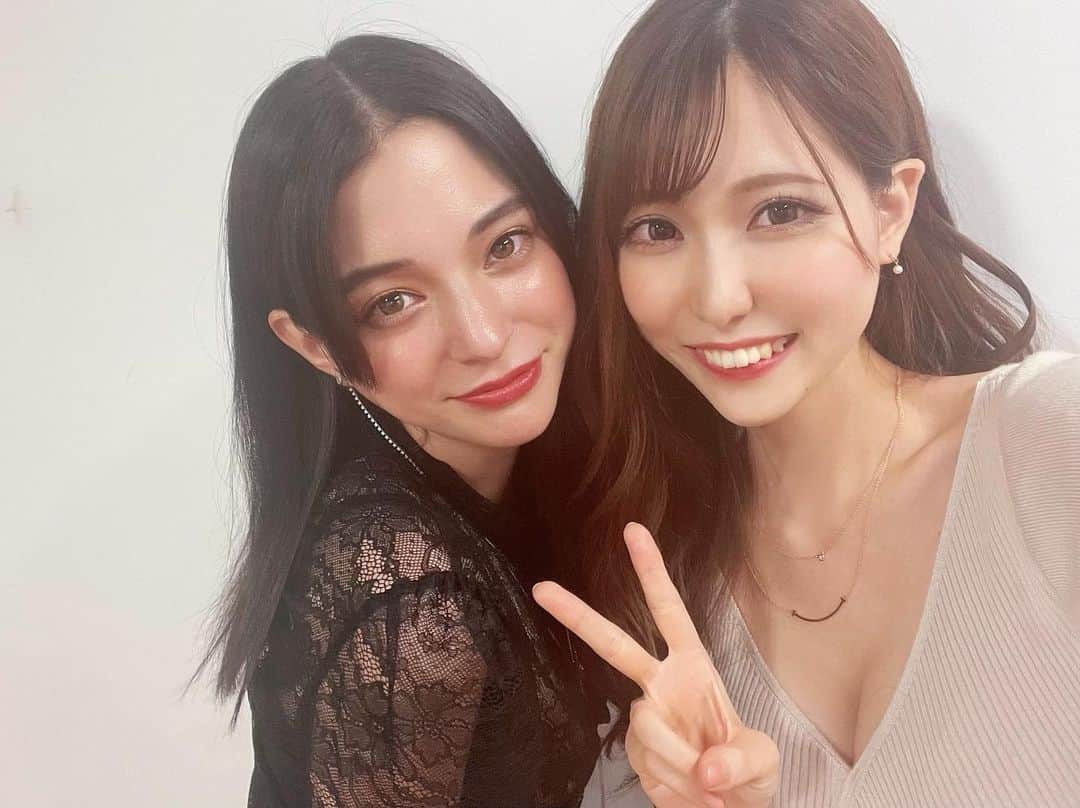 のインスタグラム：「瑛茉ジャスミンさんと💓 . 優しくて綺麗で面白くて、一瞬で大好きになりました☺️✨」