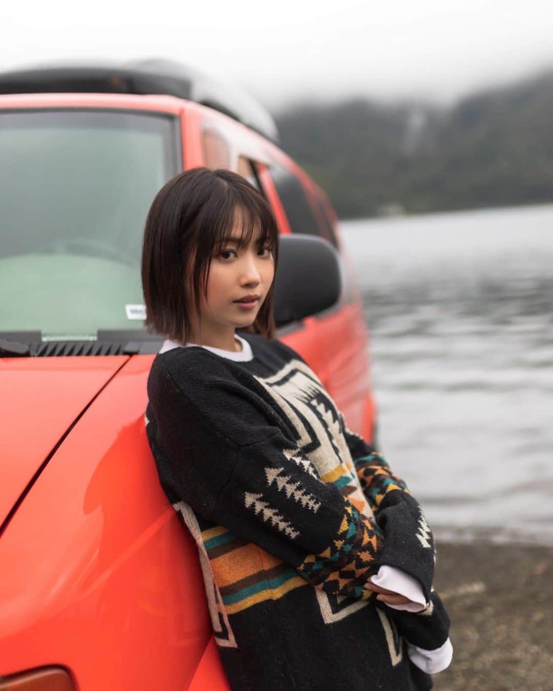 二宮芽生のインスタグラム：「とりあえず、キャンプ行こう🏕🚘  photo by @takaoooh  hair and make up by @hanmiee   #西湖　#campinglife #ノームキャンプ場」