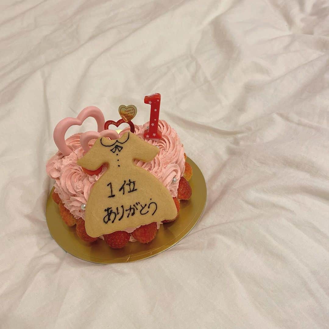 中野愛理のインスタグラム：「𝑇ℎ𝑎𝑛𝑘 𝑦𝑜𝑢 👑🎀💞 　　　　　 　　　　　　 改めてbis×SHOWROOMイベント SKE48枠 第1位 本当にありがとうございました！ 　　　　　　　 応援してくださったすべての方に bis 1月号 ゲットして欲しいです😿 　　　　　　　 良い結果をお知らせ出来ますように。」