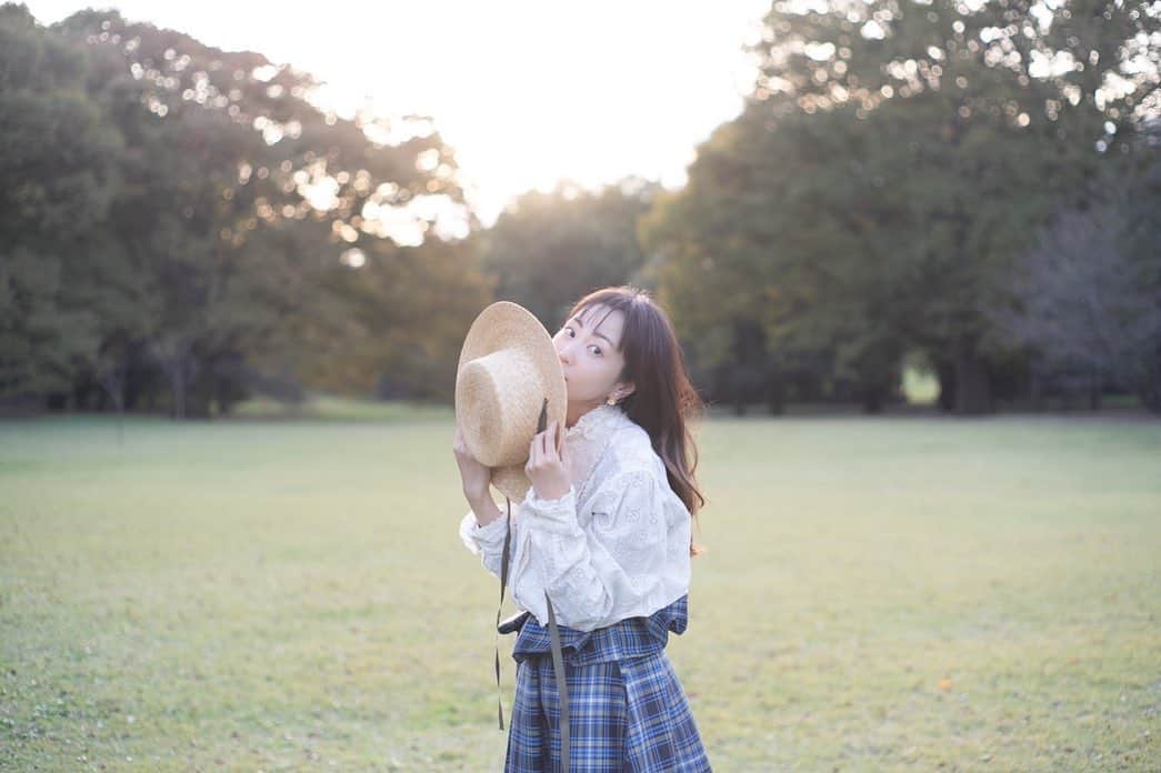 木南晴夏さんのインスタグラム写真 - (木南晴夏Instagram)「🍁🍁🍁  @photo_by_kinamisayaka」10月28日 21時24分 - kinamitopan