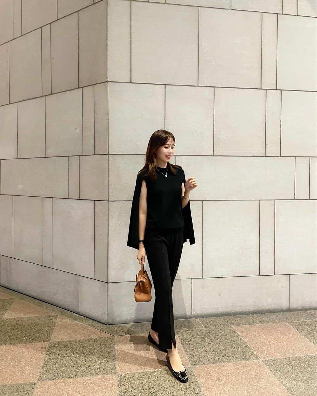 ハンナミのインスタグラム：「いつかの ✨🌛  センタースリットパンツ 楽ちんすぎて ほんと毎日のように履いてる ♡」