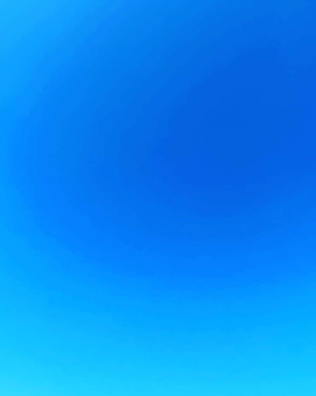 鈴木杏樹さんのインスタグラム写真 - (鈴木杏樹Instagram)「空っっっ✨  雲ひとつない青空✨  気持ちいい^ - ^  #鈴木杏樹#AnjuSuzuki  #青空 #空 #いいお天気 #お日様も元気 #きれいな青色 #いい日になりますように」10月29日 10時10分 - anju.suzuki_official