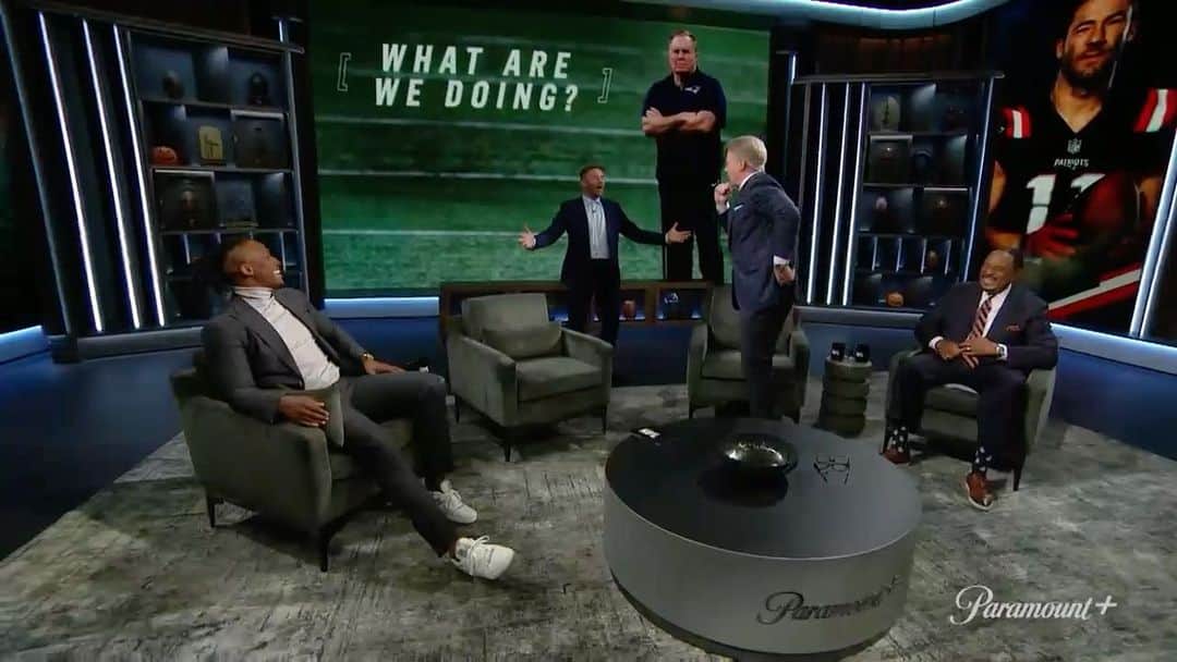 ジュリアン・エデルマンのインスタグラム：「I just have one question Mr. Simms… what are we doing?????  @insidethenfl streaming on @paramountplus every Tuesday 9:30PM EST.」