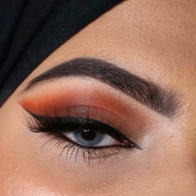 Makeup Addiction Cosmeticsのインスタグラム：「@shameena_mua giving us Fall vibes with soft glam  using @makeupaddictioncosmetics sinful eyes palette 🍂🍁  #makeuptutorial #makeuptips #makeupaddictioncosmetics #makeupartist #makeuplooks #eyeshadow #matteeyeshadow #fallmakeup #editorialmakeup #everydaymakeup」