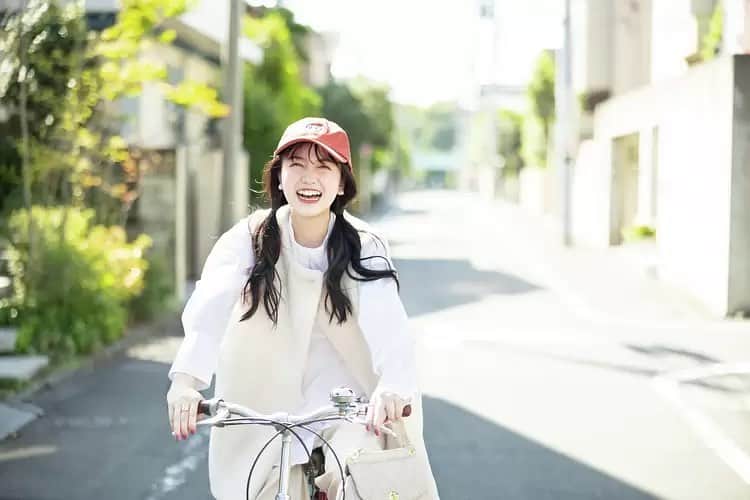 久保史緒里ファンアカウントのインスタグラム：「素敵な笑顔 #乃木坂46 #久保史緒里 #久保ちゃん #毎日久保史緒里 #久保ちゃん白すぎ可愛すぎ  #久保史緒里さんしか #毎日がkuboshioriday」