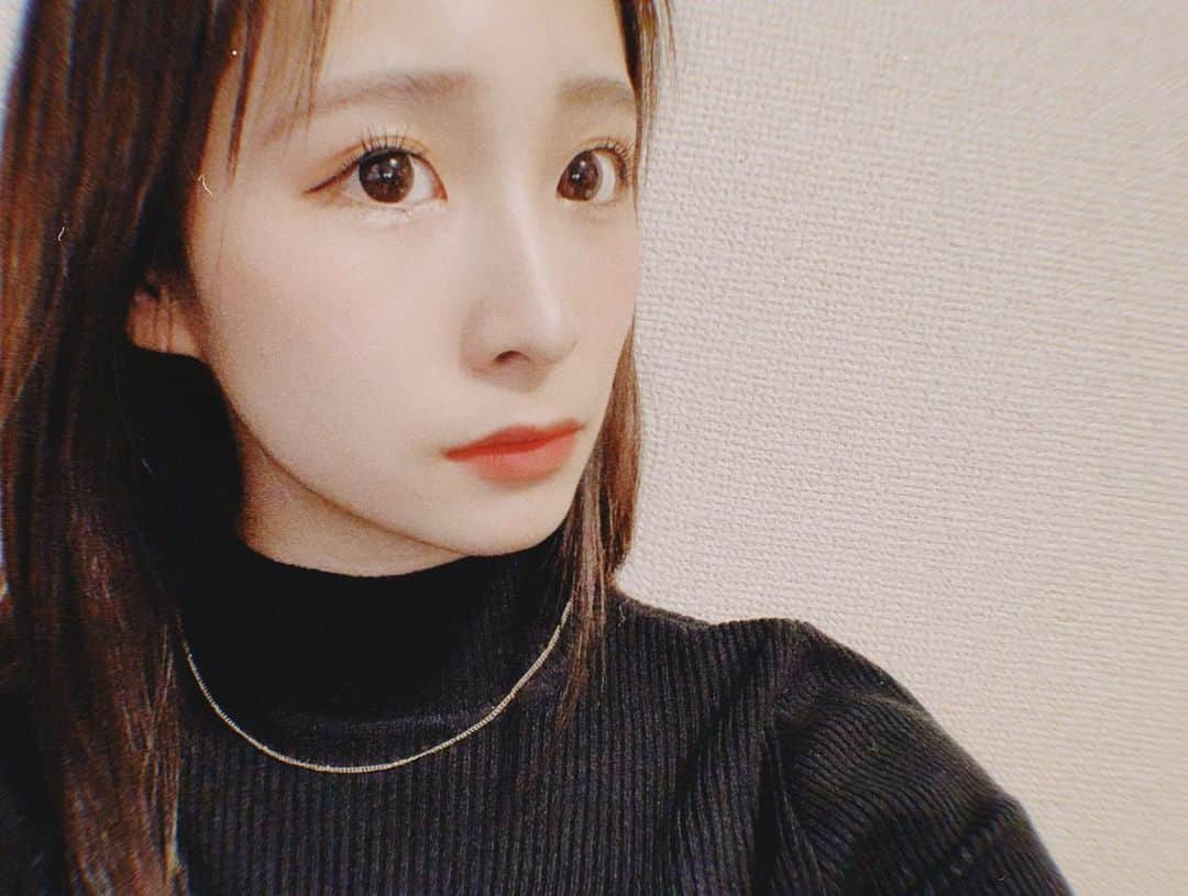 橋野彩葉さんのインスタグラム写真 - (橋野彩葉Instagram)「服に埃ついてるように見えてフィルターなんですからねこれ。そうですからね。  新しいネックレス💫 シンプルシンプルっ！だから二重に付けても可愛いの😭  « @____crea____ »  #ネックレス  #シンプル  #クレア  #crea  #自撮り」10月29日 18時16分 - iroha_0521_