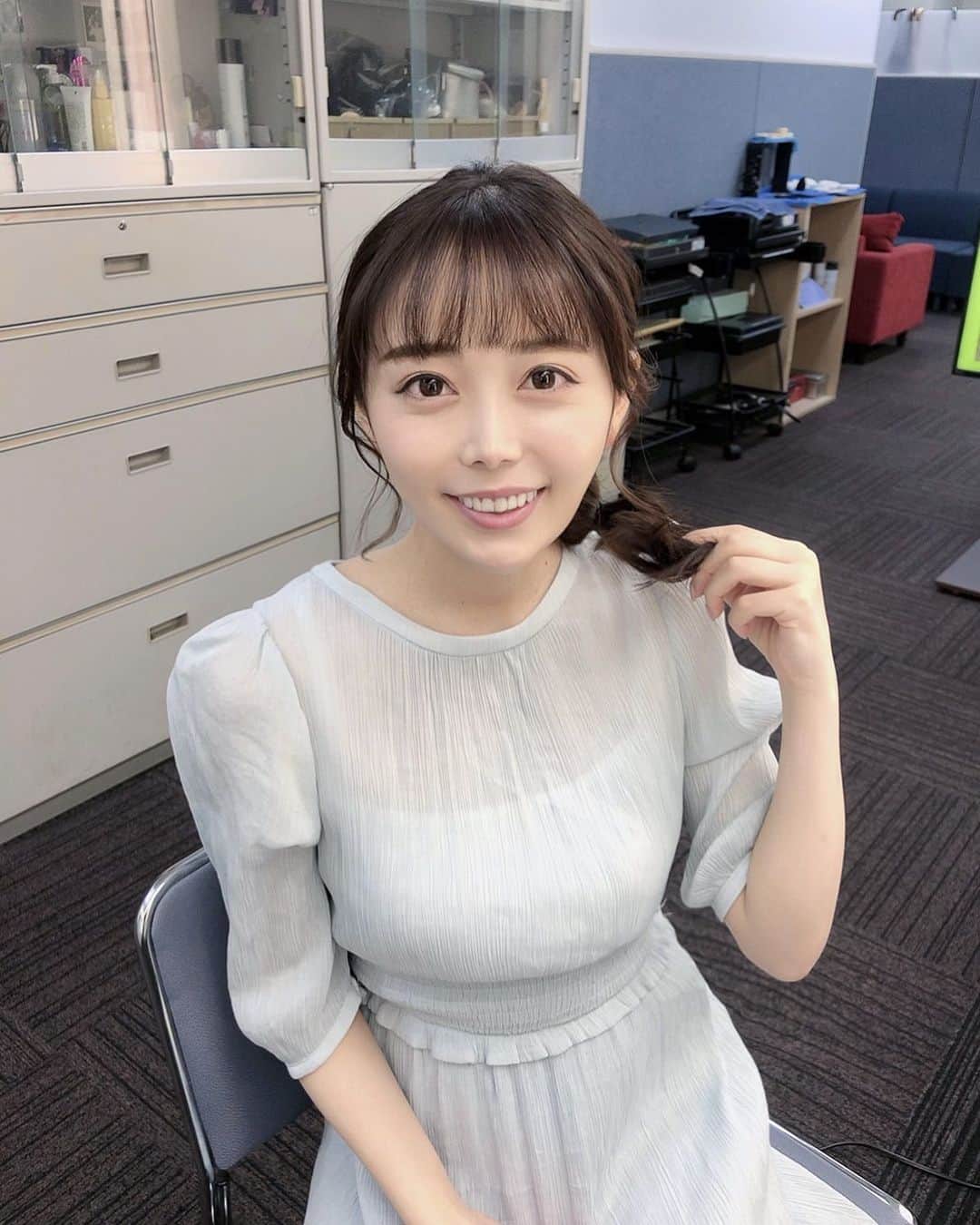 のインスタグラム：「今日もタダイマ！✨  あゆちゃんが、玉ねぎヘアーにしてくれました🧅❣️ @a_yu_chi_   #ヘアアレンジ #玉ねぎヘアー #rkb毎日放送 #タダイマ！#アナウンサー #辻満里奈」