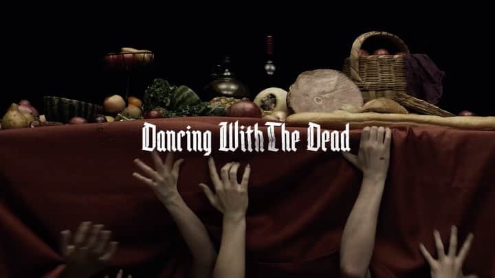 ブランドン・フーバーのインスタグラム：「Holy shit it’s finally out 🤯 Our new song “Dancing with the Dead” is available now on all streaming platforms! Click the link in my bio to listen and watch the music video 👑 Thank you @vcordero6 & @industrialismfilms for bringing our vision to life and to @zachjones_ @joshstrock for helping us create this banger in the studio 🔥 Huge shoutout to our amazing team @riserecords @sheltermusicgrp love you all so much 🖤」