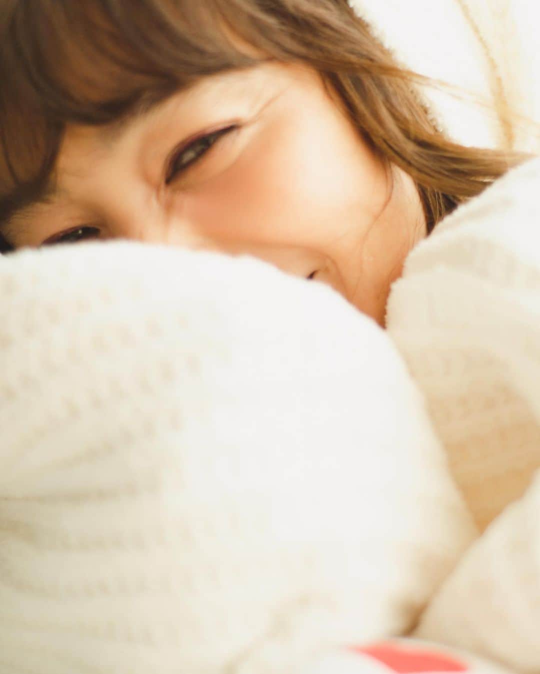 花盛友里のインスタグラム：「Shooting for @otonamuse   「あったら絶対に好きになるよ！みんなそうなの！」って、前に初めて玲奈さんと一緒の撮影の日に編集さんが言ってたんだけど、ほんっとうにその通りなのーなんでこんなに素敵なのー！！！！  こうなりたいと思う人たちに囲まれて幸せでやんす。」