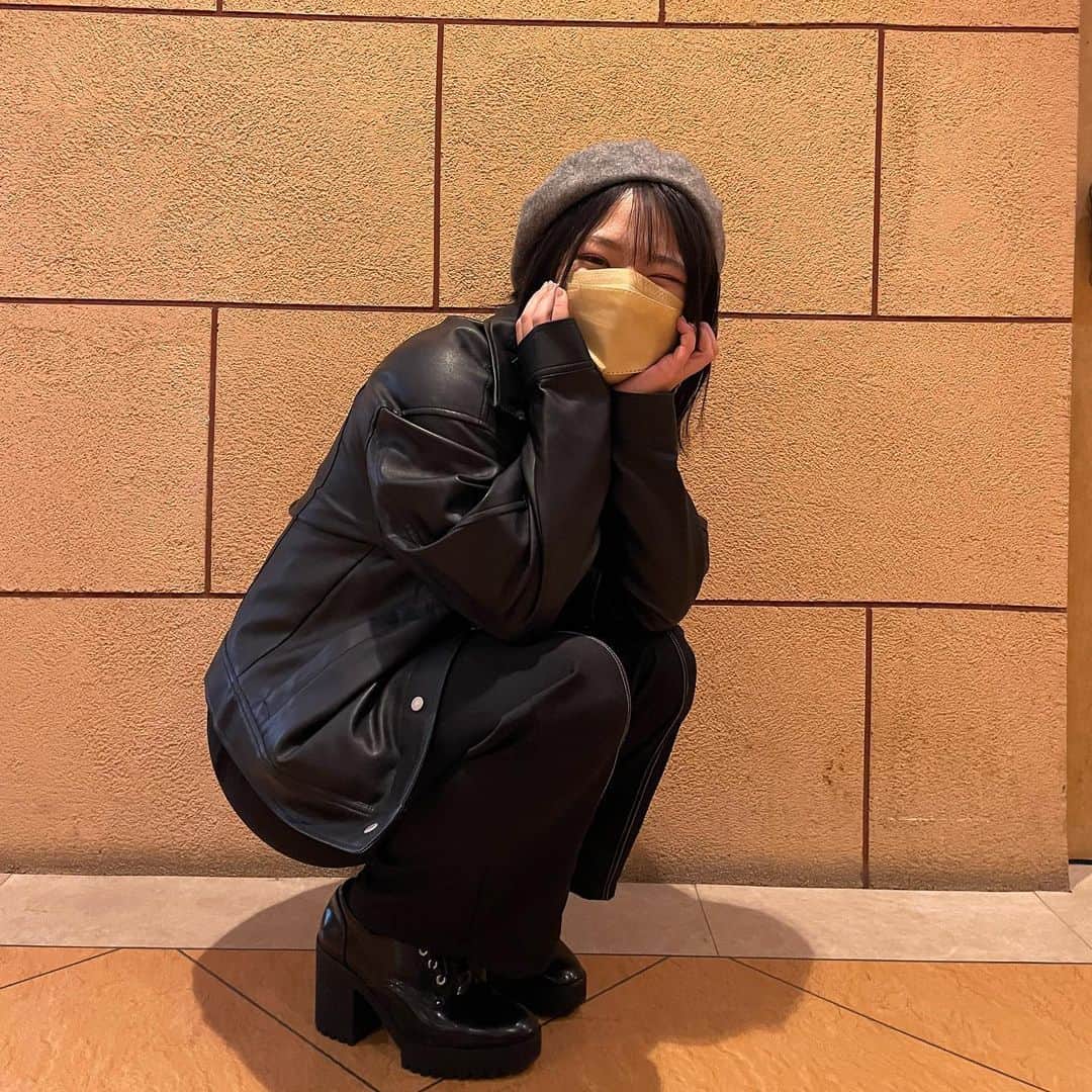 仙石來夢のインスタグラム：「🍁🍠🌾 #私服#秋服コーデ#ベレー帽#レザー#コーデ#サロペット#ニット#白ニット#らゐむの私服#Instagram#Follow#1029」