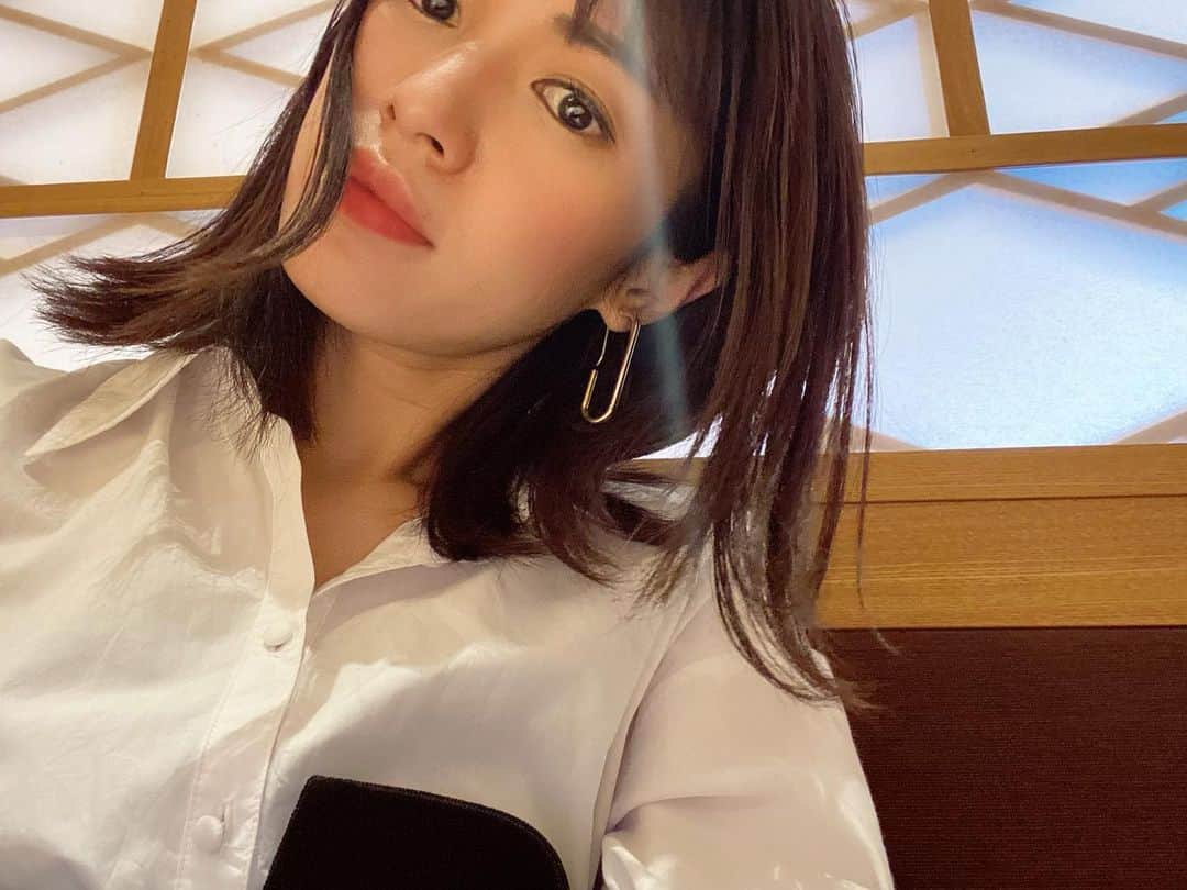 渡辺安里のインスタグラム：「@ogataa_ooo 🎁😍 つけているとおしゃれな人になれてる気がする👏👏👏 #ピアス#ファッション#名古屋#モデル#名古屋モデル#fashion#japan#model#nagoya」