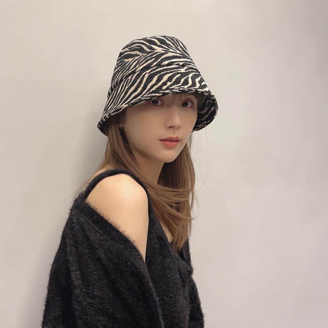 ひよんのインスタグラム：「🦓💓  しまうまぼうし🎩  #ひよん #9unq #クアンク」