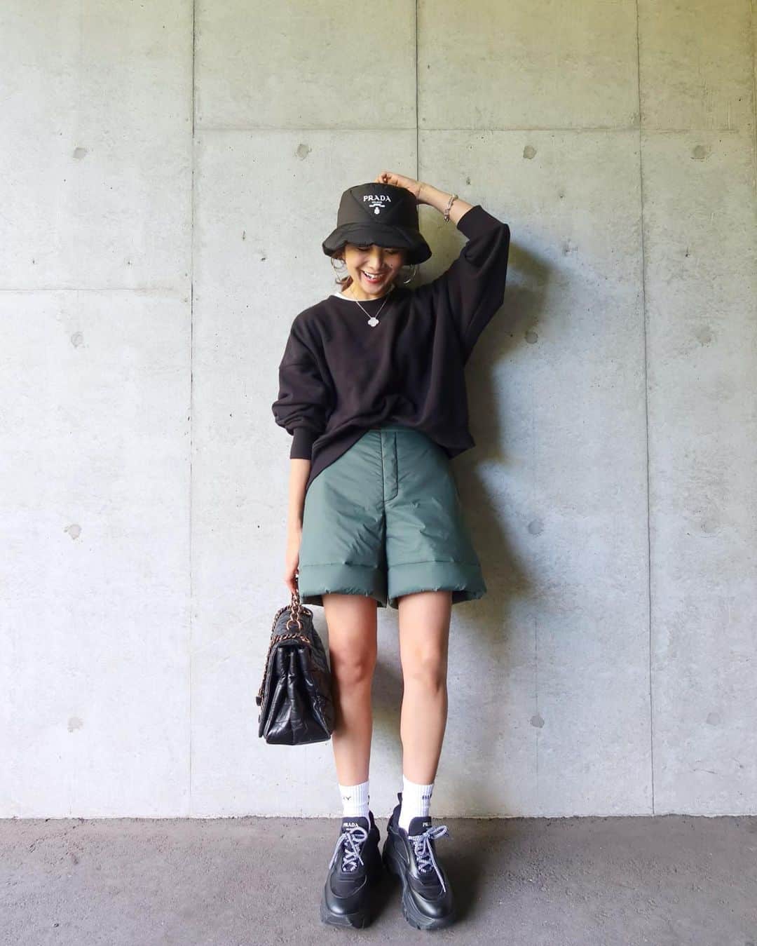 Mai Wakimizuのインスタグラム：「パフショーパン、私が1番に決めた色はgreenでした♡黒タイツに黒ブーツが多くなるこれからの季節、お洋服だけでもカラーを楽しみたい！この深いgreenだと秋冬のイメージにぴったりだしお洒落感もある♡スウェットスタイルなのになんかこなれて見える♡合わせ方が難しく見えがちだけど実は簡単なのです＼(^o^)／明日も履く予定♡ tops(インナー)&pants:#linkable @linkable_official(予約販売中)」