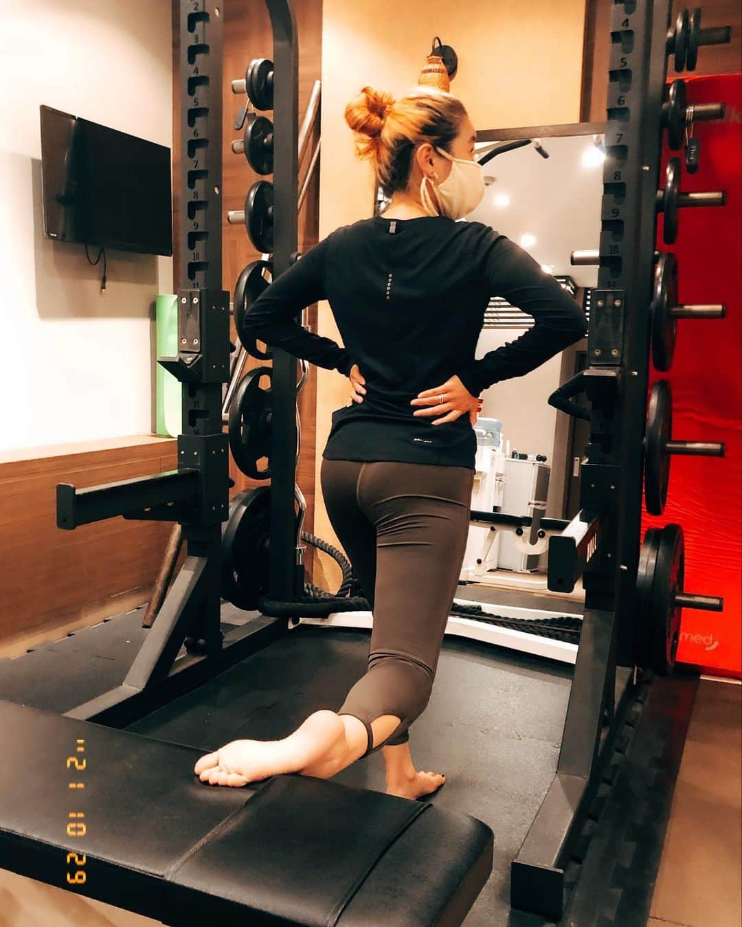のインスタグラム：「ついに！ パーソナルトレーニングはじめました🔥 ちゃんと自分の身体のことを知ってケアするって本当に大切なんだと、、。 薄々は気付いていたけれど、気付かないようにしていた部分としっかり向き合って、筋力上げて免疫力もUP目指します🔥 . トレーナーは地元勝浦にいた時からの友達ゆずる、よろしく🤗 . . #パーソナルトレーニング」