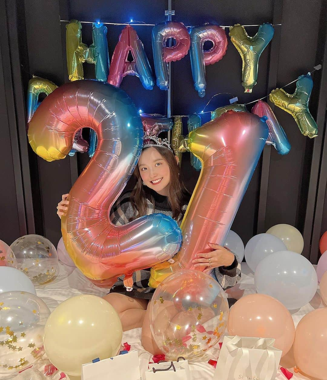 悠花さんのインスタグラム写真 - (悠花Instagram)「中学生の時から仲良しのお友達に誕生日をお祝いしてもらったのです😭❤️ ・ お友達からの愛を感じて とっても幸せでした🥲♡ ・ ありがとう〜🥰🙏🏻」10月29日 22時12分 - haruka_217_