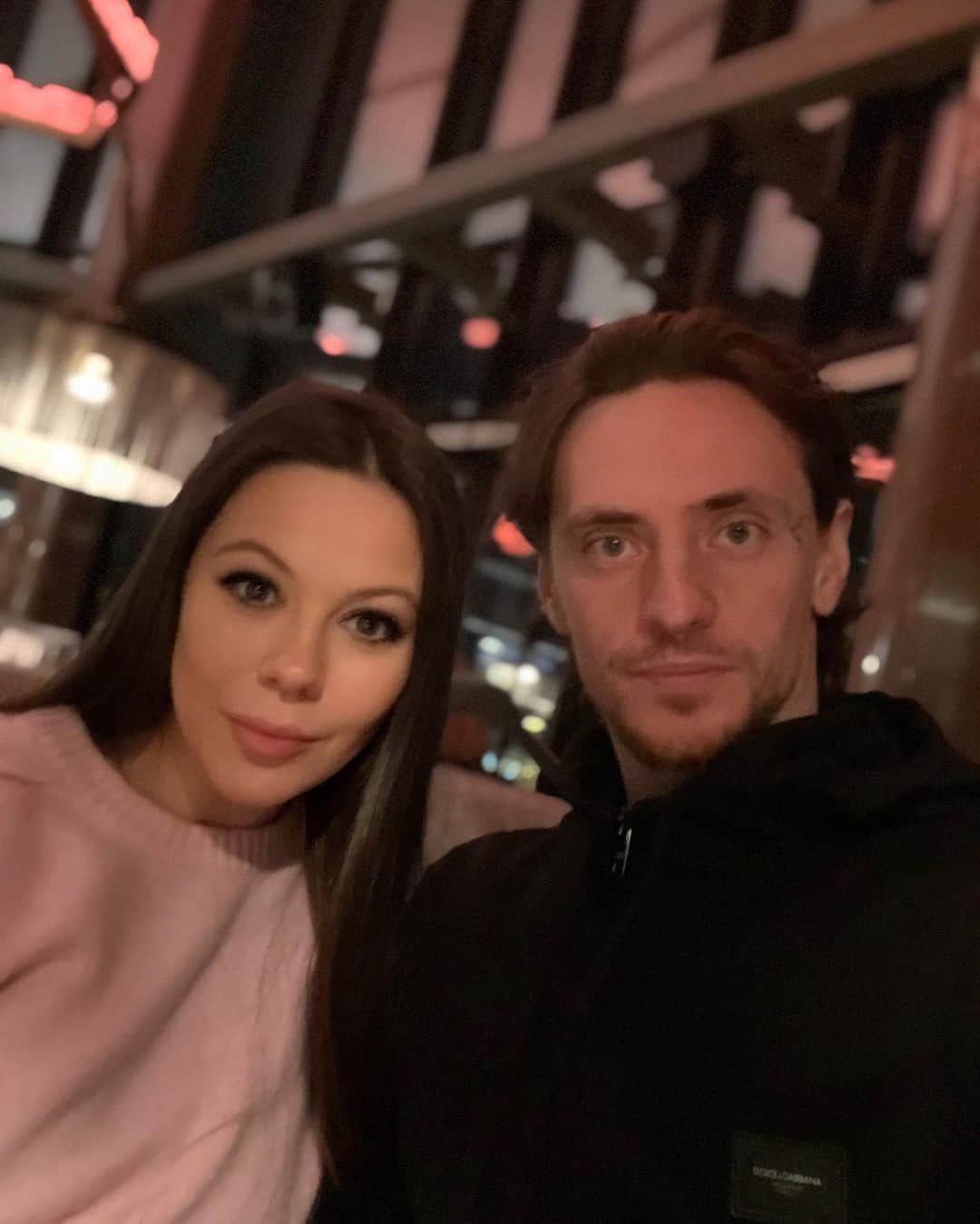エレーナ・イリニフのインスタグラム：「💖🕊」