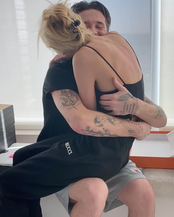 ニコラ・ペルツのインスタグラム：「Two years down and forever to go. I love you more everyday baby 💝」
