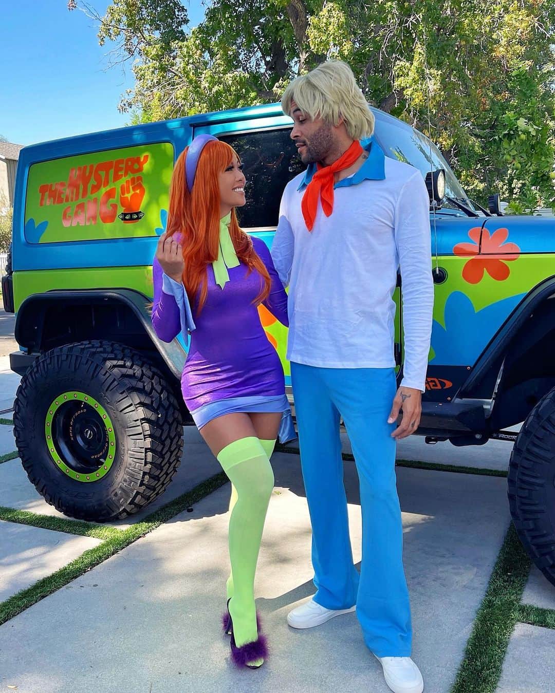リアン Vさんのインスタグラム写真 - (リアン VInstagram)「Scooby Doo Pa Pa! Scooby Doo was one of my favorite cartoons! Swipe to see photos! ❤️🔥 What were your fave cartoons growing up? @foreverus #Halloween #ScoobyDoo   🎥: @romansofia_」10月30日 1時47分 - lianev