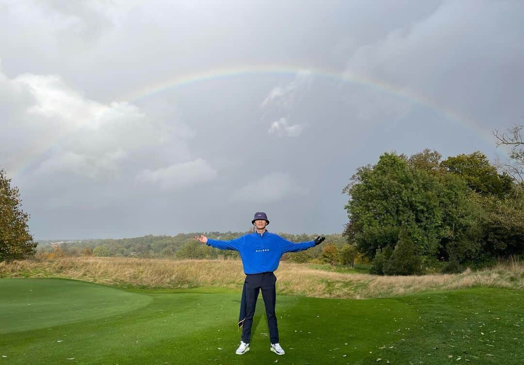 パク・ソジュンのインスタグラム：「🌈⛳️🇬🇧」