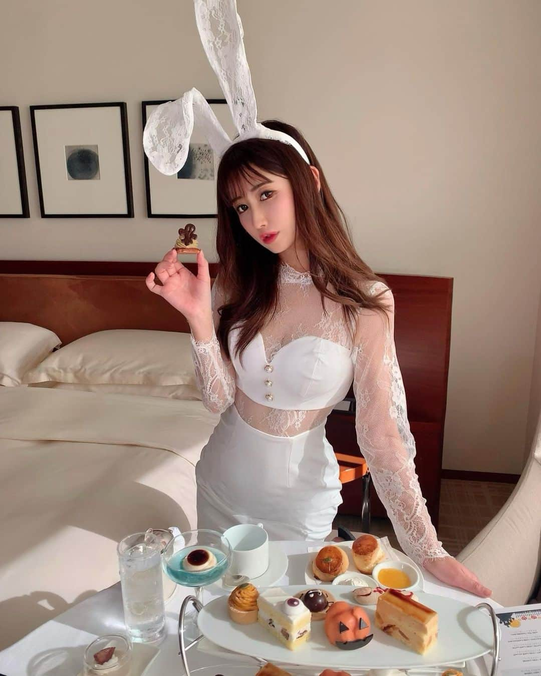 青木りえさんのインスタグラム写真 - (青木りえInstagram)「🫖 . アフタヌーティー🍰 . @dress_sugar  @jewels_dress_official  @sugarnine_official  . . #2021ハロウィン#はろうぃん🎃 #バニーコスプレ#バニーコス#コスプレ#ハロウィンコスプレ#ハロウィンコス#halloween#アフタヌーティー#アフタヌーティーティールーム#sugar」10月30日 12時56分 - aokirie0418