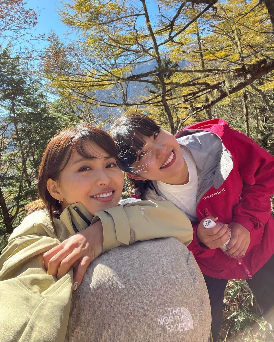 のインスタグラム：「相棒Rihwaと登山🏔 年に一度登山して５年目？の私たち。今回は気合い入れて、南アルプス、鳳凰三山へ！！✨  6:30に青木鉱泉をスタート。まずは御在石〜燕頭山〜鳳凰小屋まで7時間半🚶‍♀️🚶‍♀️荷物置いたらそのまま地蔵岳へ！楽しそうな写真しかないけど本当にガンバッタヨネ😭💪❤️‍🔥 天気が完璧💯💯💯」
