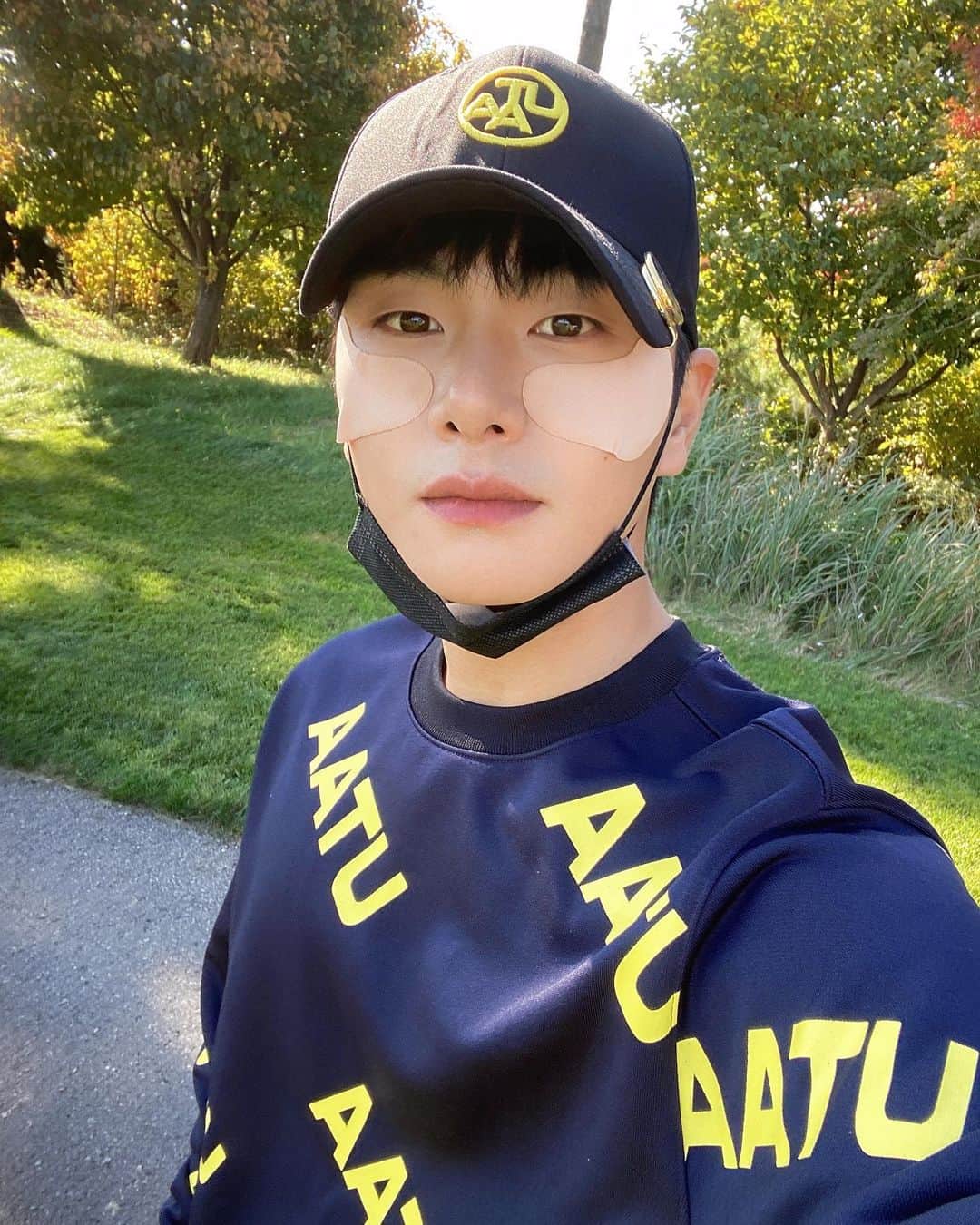 イ・イギョンのインスタグラム：「옷 이쁘죠☺️감사합니다🏌️ @utaagolf #utaa #유타 #유타골프」