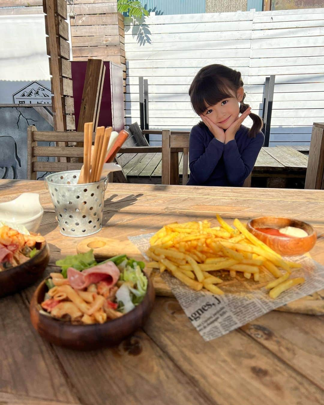 アレン明亜莉クレアさんのインスタグラム写真 - (アレン明亜莉クレアInstagram)「🤍 Today's lunch 🌭 ・ ハンバーグやステーキを食べたよ ・ ・ お腹いっぱい〜🎃🦇 ・ ・ ・ #ステーキ #ホットドッグ #ランチ」10月30日 15時17分 - mary.2015c