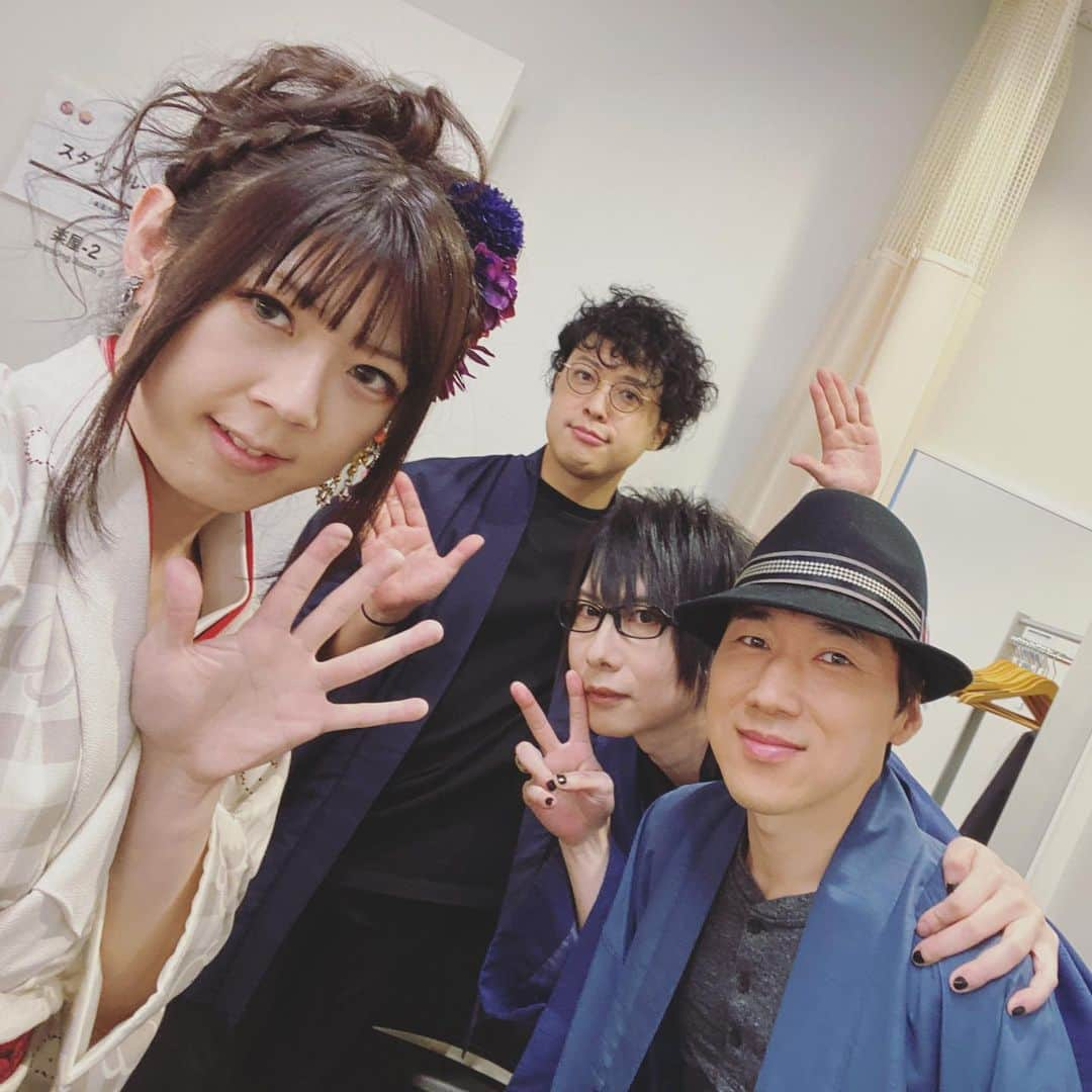 亜沙さんのインスタグラム写真 - (亜沙Instagram)「悠久哀歌Vol.4ありがとうございました。12.19バースデーライブも発表して。みなさんに毎回助けられてます。 いつもありがとう。 夜の部は遊郭限定ハロウィンパーティ！お楽しみに！ #亜沙　#神田明神ホール　#アコースティックライブ #広末慧　#大野陸　#横浜利憲　#振袖　#袴」10月30日 15時58分 - asa.bassist