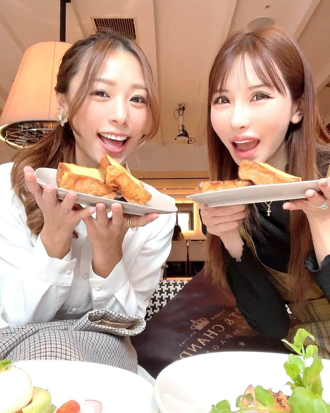 ひかりさんのインスタグラム写真 - (ひかりInstagram)「この前、えまちゃんとランチに行ってきたよ😊💓 マーサーブランチ、テラスもあって雰囲気良かった🥰 フレンチトースト美味しかった😳✨ #マーサーブランチ#マーサーブランチ銀座 #mercerbrunch#mercerbrunchginzaterrace #銀座#ランチ#lunch#食スタグラム」10月30日 18時16分 - piiiiiii_k