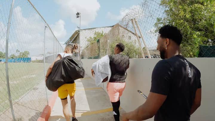 ジュリクソン・プロファーのインスタグラム：「Work in progress #diez #dominicanrepublic #republicadominicana #sandiegopadres」
