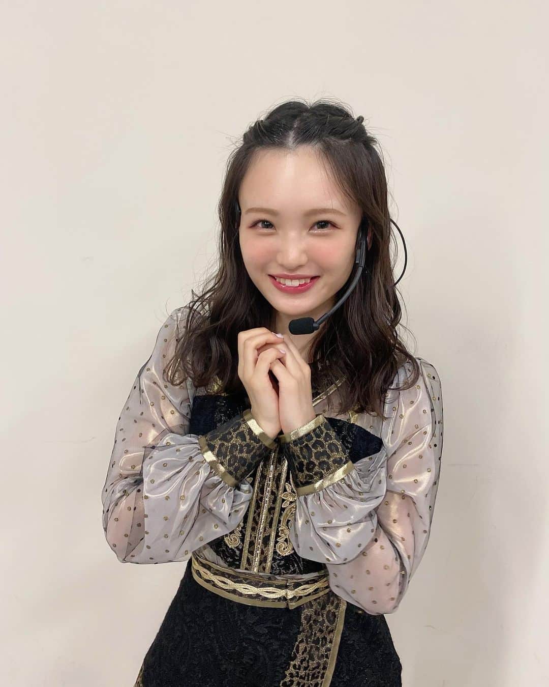 のインスタグラム：「しんしんのこと、自分だけのものにしてもいいよ😚  #シダレヤナギ」