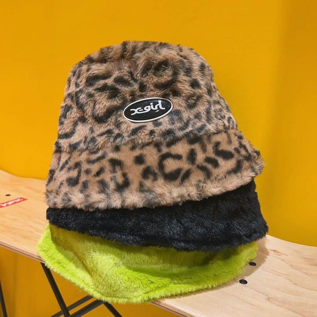 XGIRL_ootdのインスタグラム：「#xgirl_ootd @pyn0504  　 X-girl store STAFF  RECOMMEND ITEMS 　 -------------------------- ▪️FUR BUCKET HAT ￥6,600(税込) --------------------------  #xgirl #xgirljp #xgirlus #エックスガール #ストリートファッション #ストリートコーデ #バケットハット #バケハ #ファーハット」