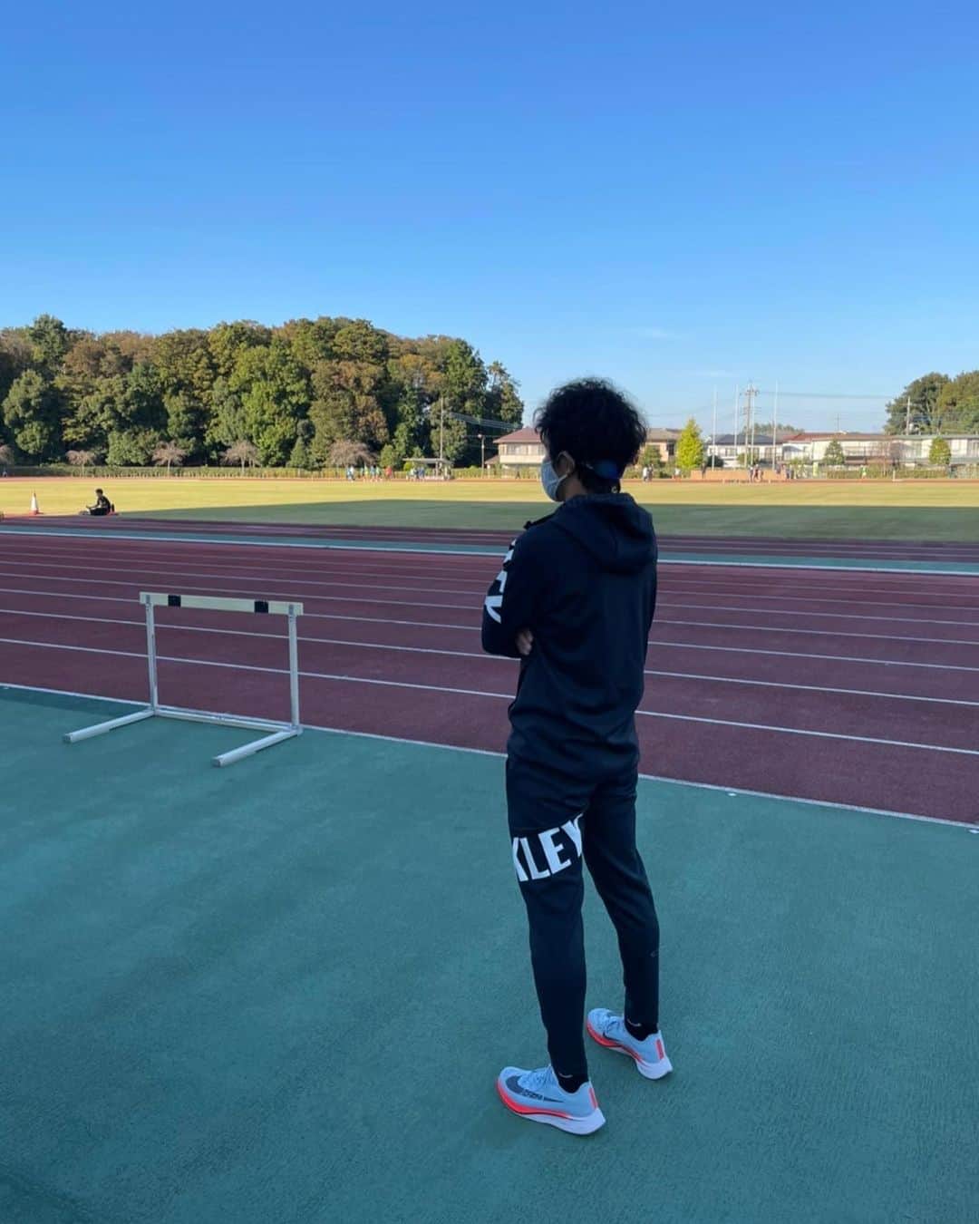 和田正人さんのインスタグラム写真 - (和田正人Instagram)「とある陸上競技場にて、キッズチームのコーチをやってます。  俳優になってなかったら、歩んでいたであろう指導者の道。  んー、感慨深いぜ。  全力でやったります！！」10月30日 20時22分 - daaaaaawaaaaaa