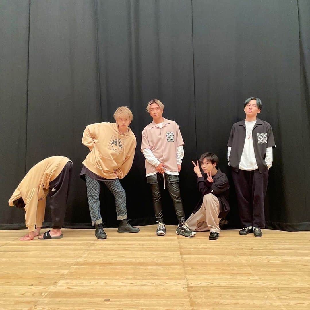 大野雄大のインスタグラム：「静岡公演、ありがとうございました！！！☺️💪  明日は金沢公演！！！！  楽しむぞーーーーーっ！！！！！😊」